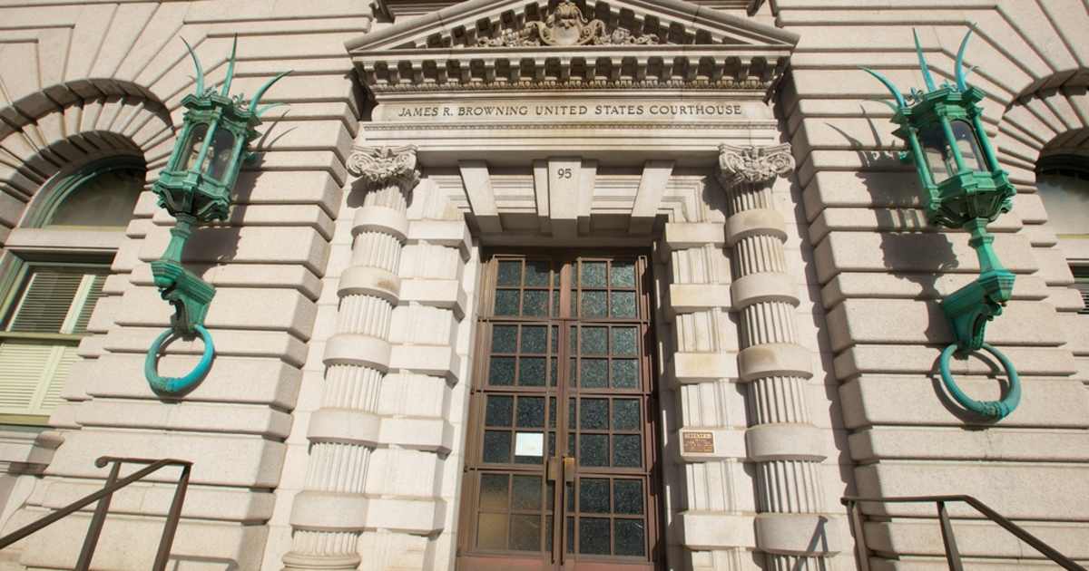 Kalifornian vanhemmat saavat laajan tuen koulukiistassa
