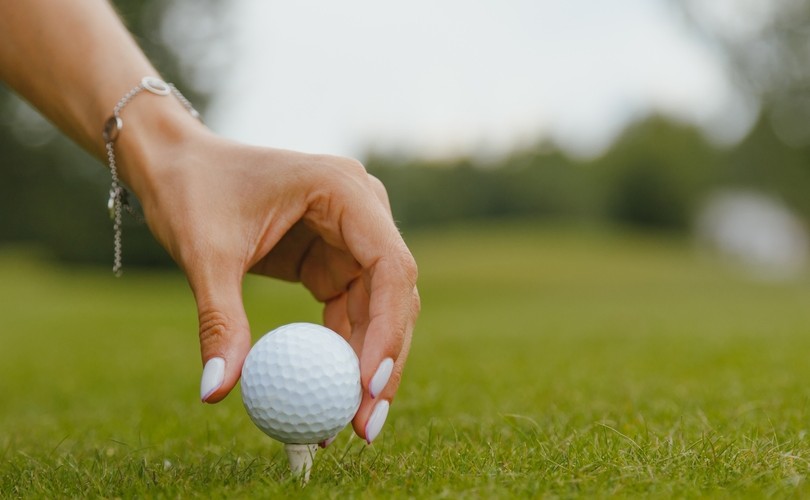Damgolfsejre i Canada udløser regelkonflikt i Alberta