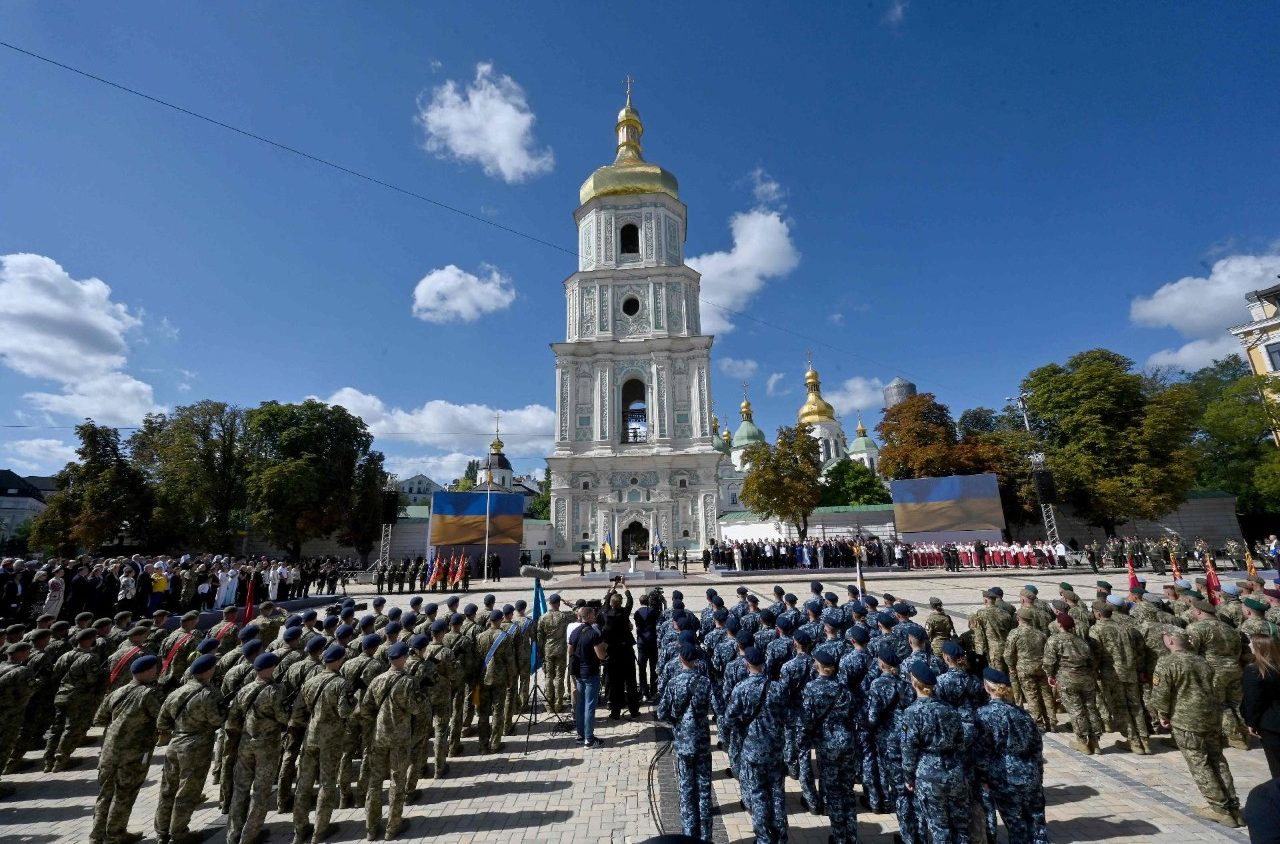 Ledere i Kyiv mens Ukraina fyller 35 år i krig