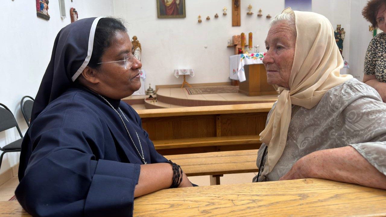 Nunne fra Indien rejser langs fronten før uafhængighedsdagen