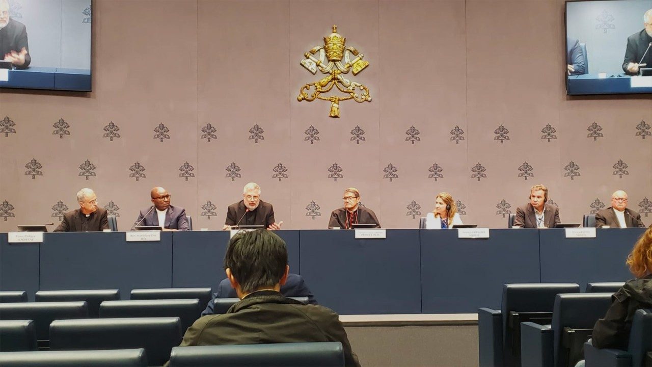 Amoris laetitia-møtet avsluttet: Paven vil komme med egne refleksjoner